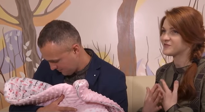 Донька народилася дуже сильною: Мар'яну Мамонову виписали з пологового будинку та подарували квартиру